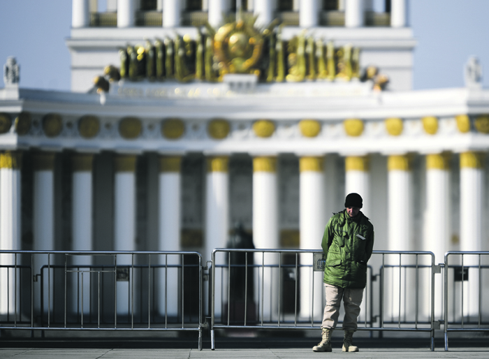 Самоизоляция для москвичей становится обязательной