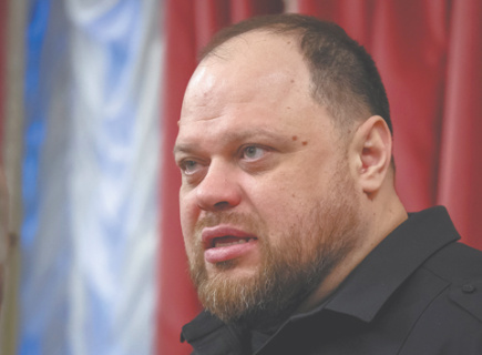 В Киеве вслед за Москвой перечитали Конституцию Украины