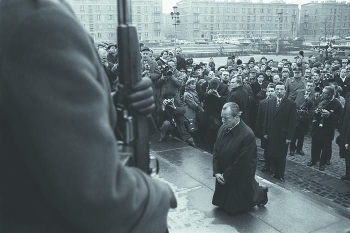 Коленопреклонение в Варшаве