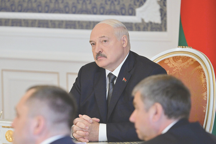 Лукашенко стремится к снятию санкций против Белоруссии