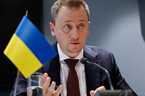 Экономический рост на Украине может сократиться вдвое