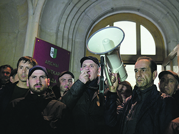 абхазия, хаджимба, отставка, оппозиция, аслан бжания