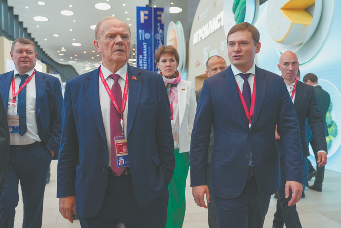 КПРФ теряет статус партии власти в Хакасии