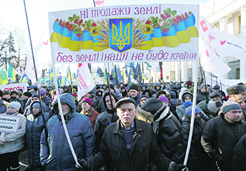 В Украине начались бои за землю. Пока в Раде