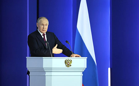 Путин извиняется за долгое Послание... 