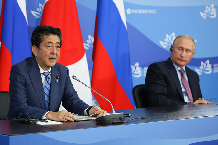 Сможет ли Путин пожертвовать рейтингом из-за Курил