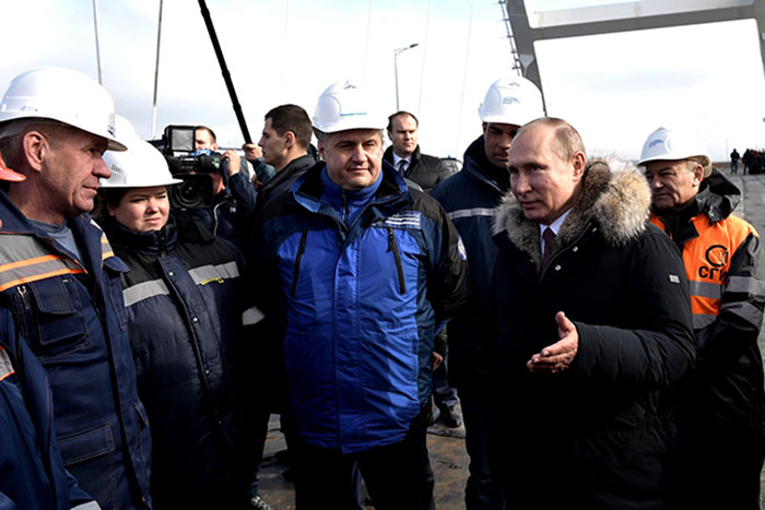 Путин управился с кампанией  за две недели, Собчак стала звездой теледебатов