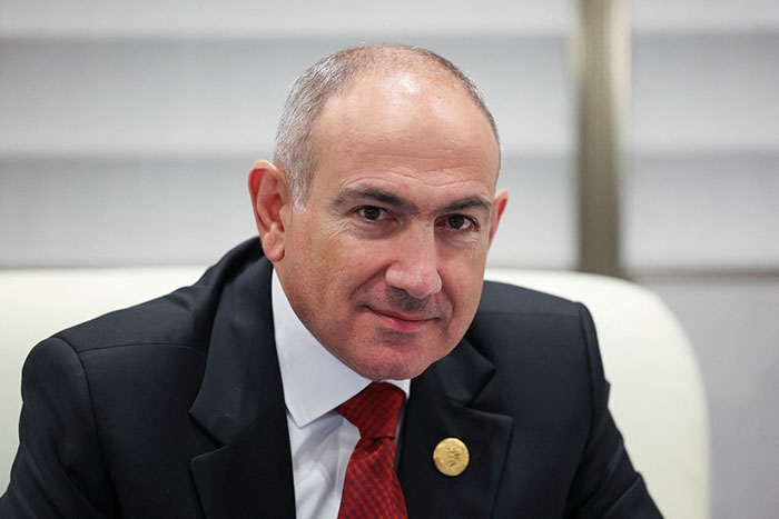 Пашинян пролетел над Азербайджаном
