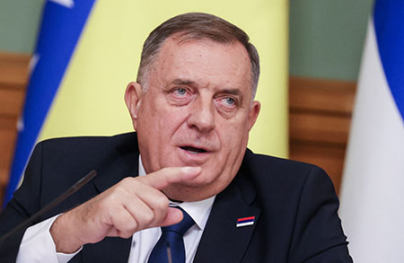 Почему Додика отстранили от должности президента