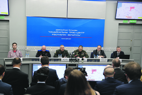 Лукашенко опять разыграл авиакарту