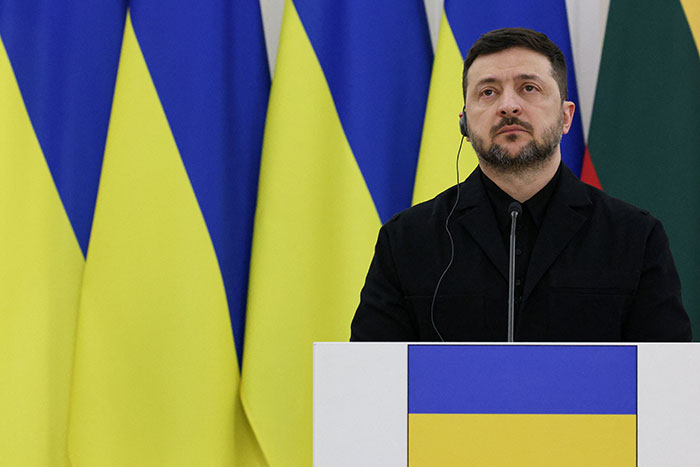 Совместит ли Зеленский выборы с референдумом по мирному договору