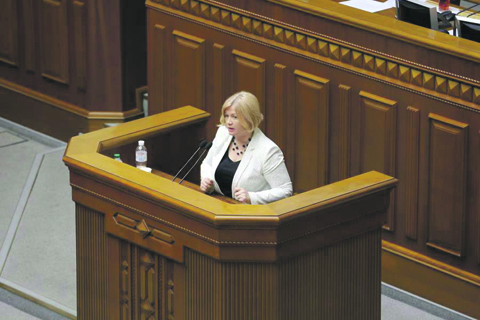 Макрон расскажет Зеленскому о переговорах с Меркель и Путиным