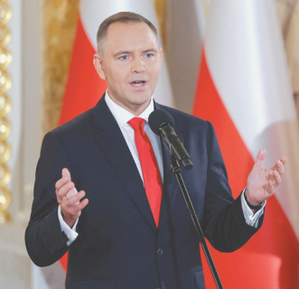 Польский президент решил не помогать безработным украинцам