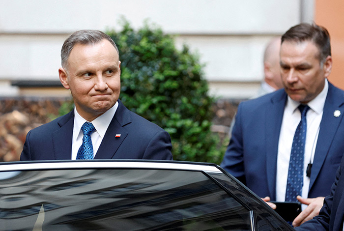 Схватка Дуды и Туска на президентском поле 