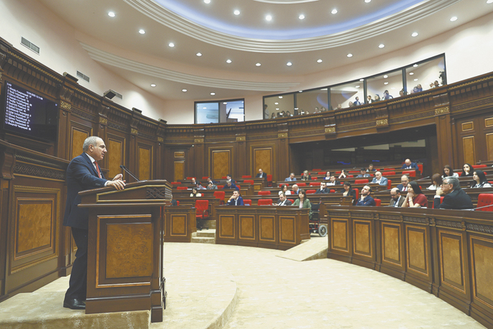 Пашинян согласился распустить Минскую группу ОБСЕ
