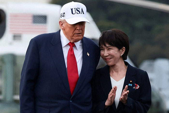 "Железная леди" Японии едет зондировать политику Трампа