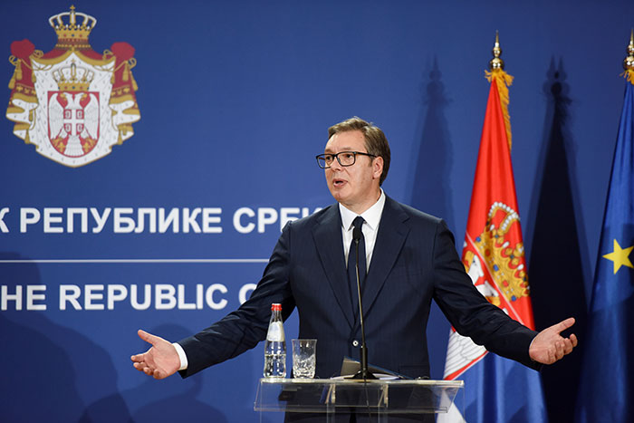 По балканскому лезвию. Как президент Сербии сумел обойти провокации
