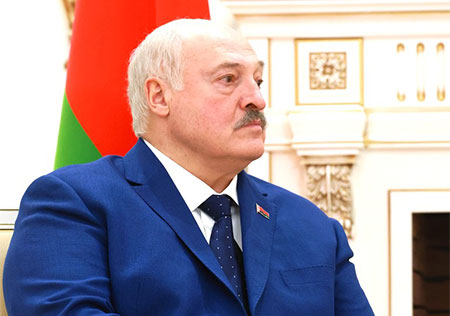 Лукашенко защитил георгиевскую ленточку...