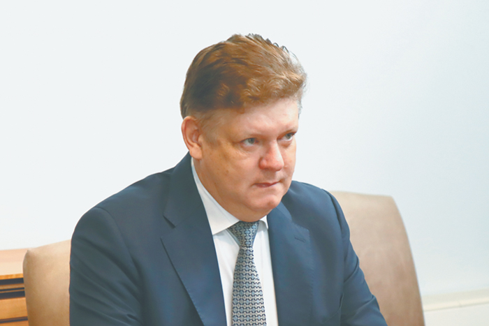 Полномочному представителю президента РФ в Сибирском федеральном округе Анатолию Серышеву 19 июля исполнилось 60 лет