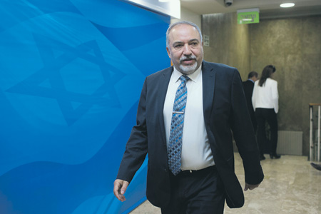 Конфликт Ирана и Израиля ставит под удар американские базы