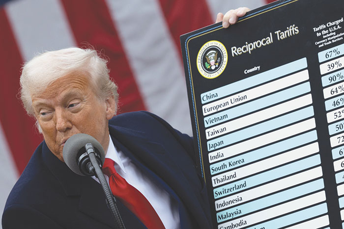 Фото недели. Дональд Трамп объявил тарифную войну всему миру