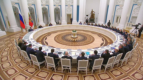 С июня правительство переходит к почти щедрому варианту соцподдержки граждан