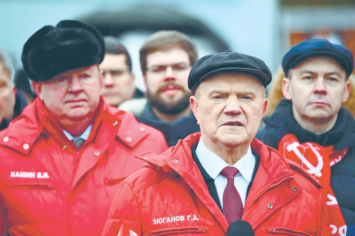 КПРФ рискует попасть в колею "Яблока"