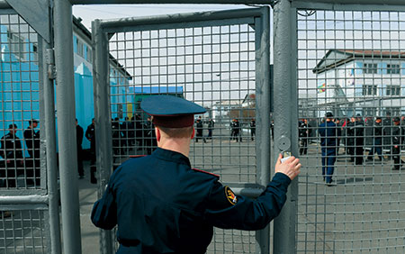 Конституционный суд фактически допустил бессрочные аресты