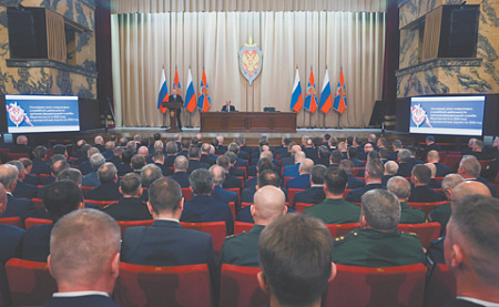 путин, коллегия фсб, задачи, противодействие угрозам угрозам, интернет, мессенджеры, телеграм, обвинения в пособничестве кибердиверсиям