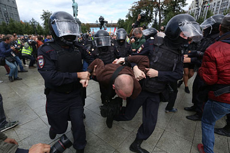 путин, макрон, протесты, власть, конституция, закон, полиция, протест, оппозиция