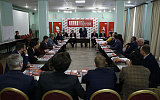 КПРФ надеется на крах "лоялистского пацифизма"
